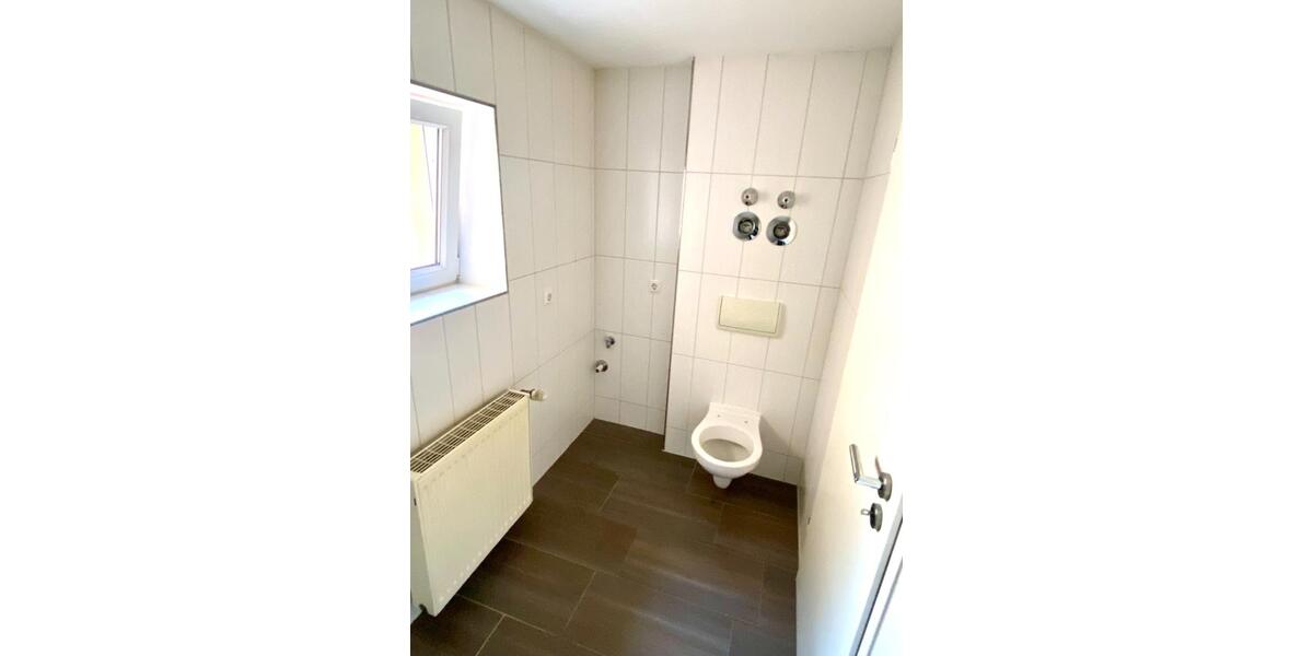 Sanierte 4,5-Zimmer-Wohnung mit EBK im Herzen von Bad Berka 4.5 zimmer