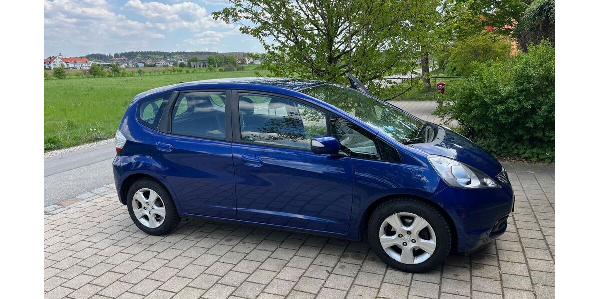 Honda Jazz 105.000 km 4.900 &euro; Gilching 82205