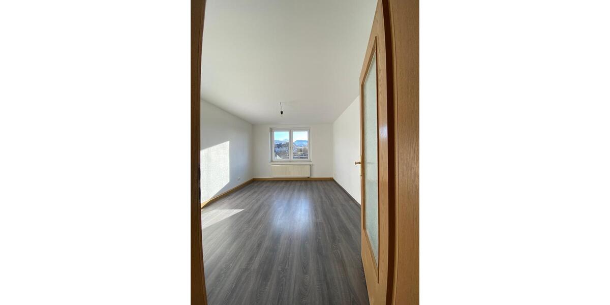 Etagenwohnung Wildenfels - 3 Zimmer, 60 m&sup2;, 39.500&euro; | Angebot:27427225