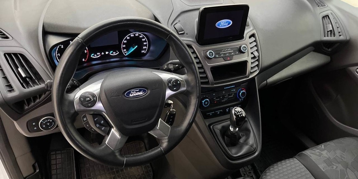 Ford Transit Connect 220 Trend 1.HAN PDC/REGAL/SPURH 79.644 km 15.990 &euro; Hatten 26209