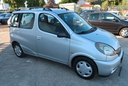 Toyota Yaris 297.000 km 1.570 &euro; Groß Oesingen 29393