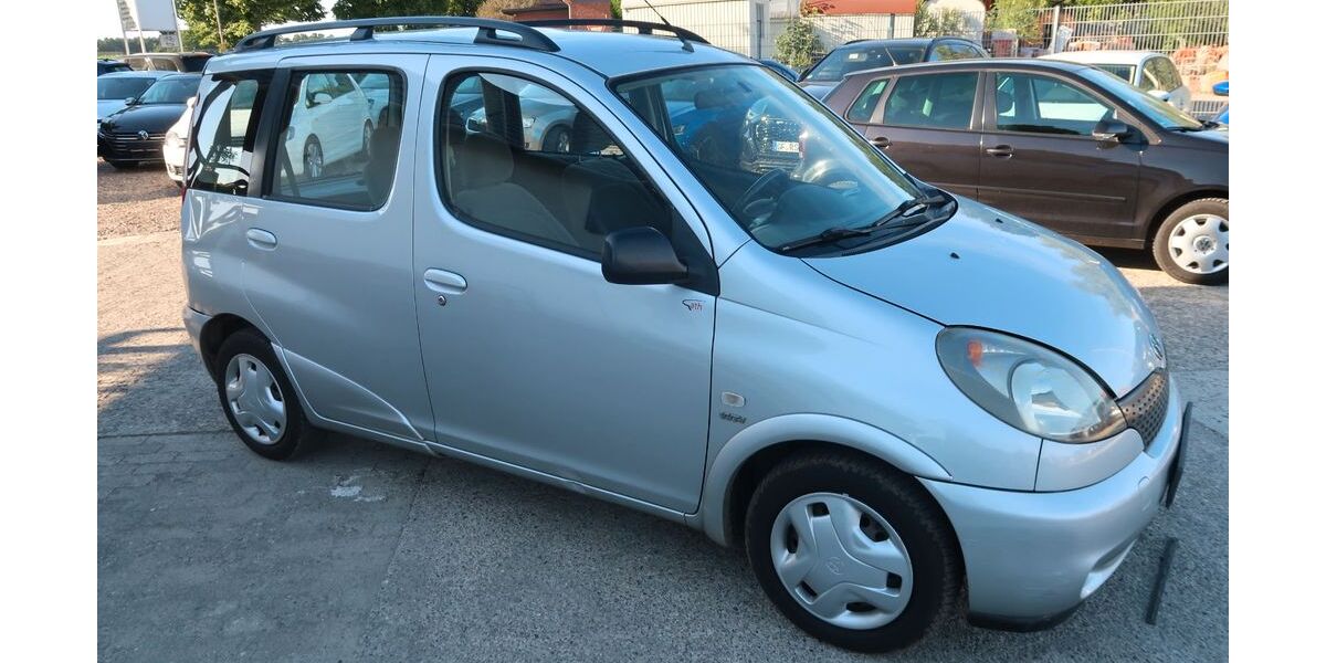 Toyota Yaris 297.000 km 1.570 &euro; Groß Oesingen 29393