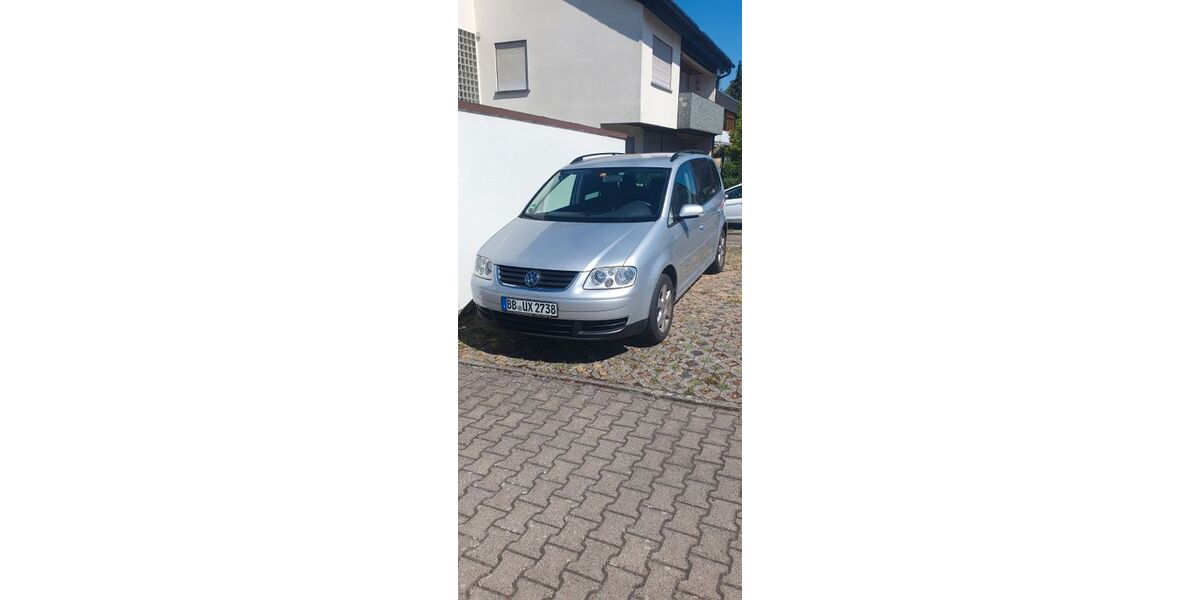 VW Touran 238.000 km 3.600 &euro; Gäufelden 71126