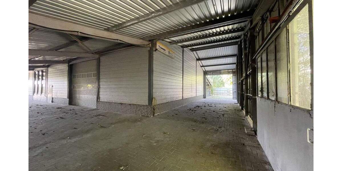 Hochwertige Lager-Produktionshalle, mit modernem und großem Betriebsleiterwohnhaus (provisionsfrei) zimmer