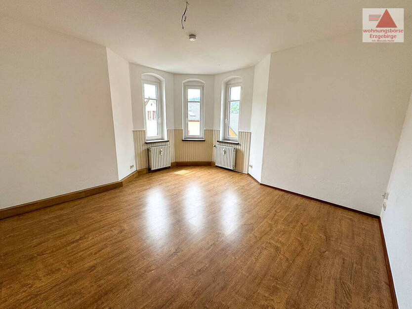 Moderne SingleWohnung mit Kaminofen in ruhiger Lage von Schwarzenberg zu vermieten