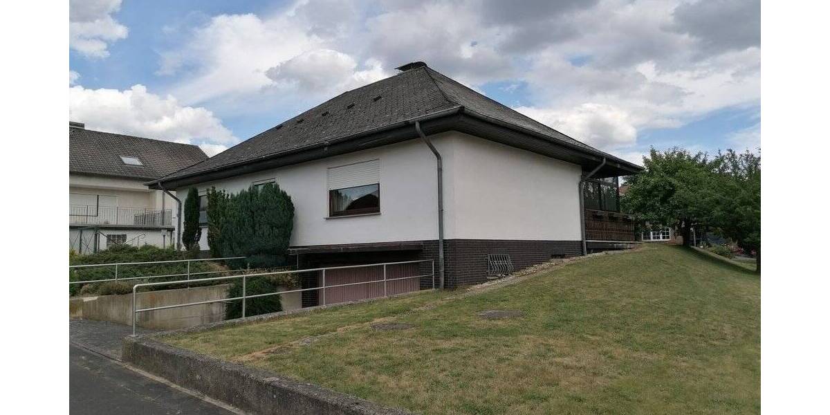 Einfamilienhaus Fritzlar / Cappel Cappel - 8 Zimmer, 267 m&sup2;, 275.000&euro; | Angebot:23966096