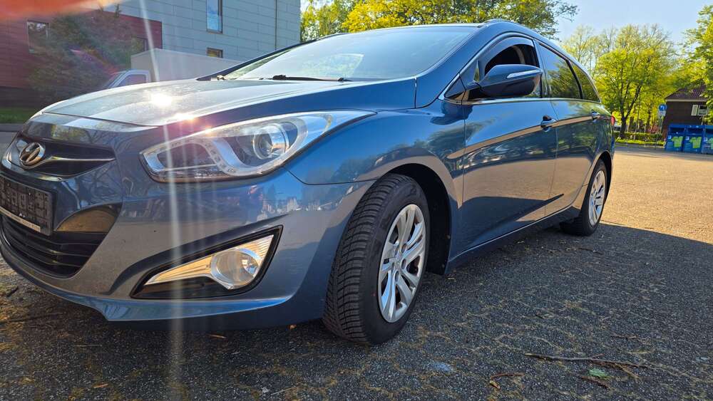 Hyundai i40 237.000 km 2.990 &euro; Duisburg 47198