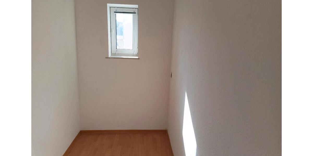 Etagenwohnung Güstrow - 3 Zimmer, 74 m&sup2;, 575&euro; | Angebot:26383757