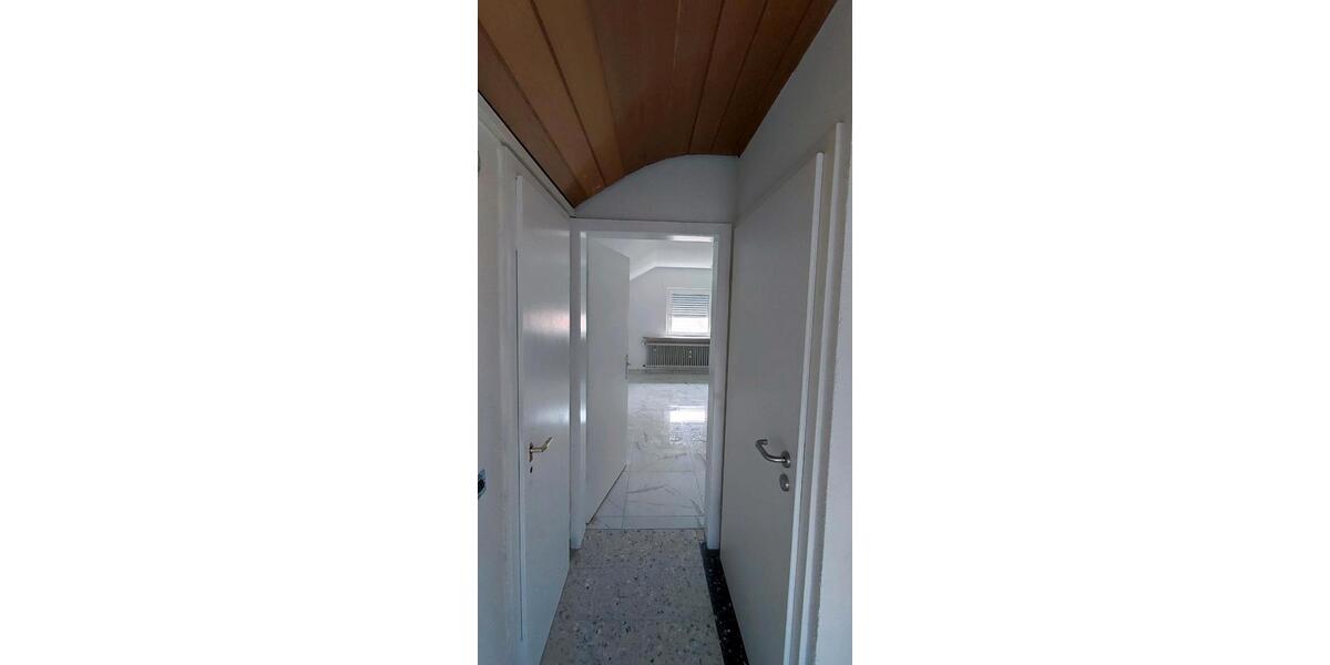 Dachgeschoßwohnung Pfedelbach - 3 Zimmer, 75 m&sup2;, 750&euro; | Angebot:26034146