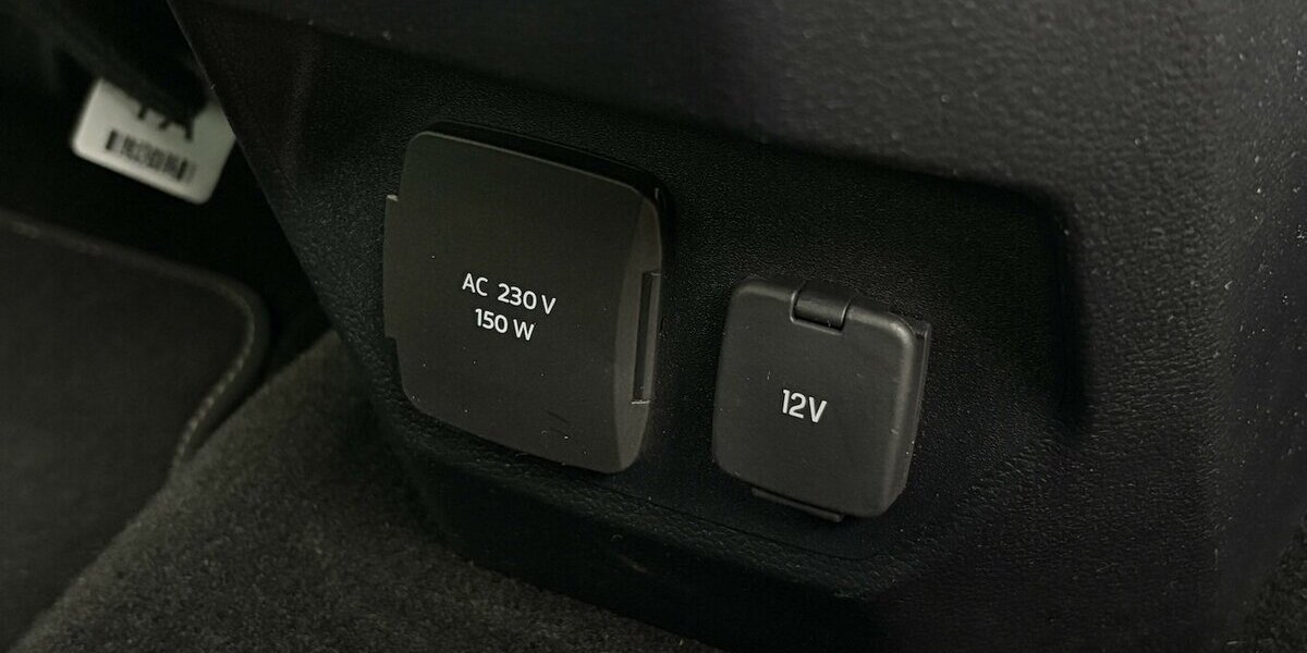 VW Amarok 4Motion V6 360°/NAVI/STANDHZ/SHZ/DAB+/AHK 41.134 km 45.900 &euro; Villingen-Schwenningen 78054