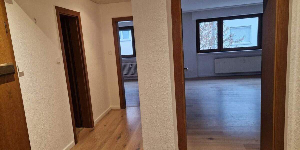 Etagenwohnung Hanau - 3 Zimmer, 79 m&sup2;, 995&euro; | Angebot:25677996