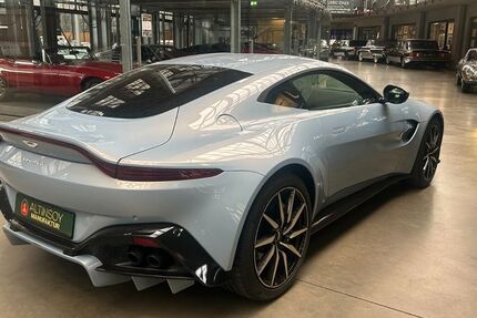 Aston Martin V8 Vantage 33.000 km 92.900 € Düsseldorf 40591