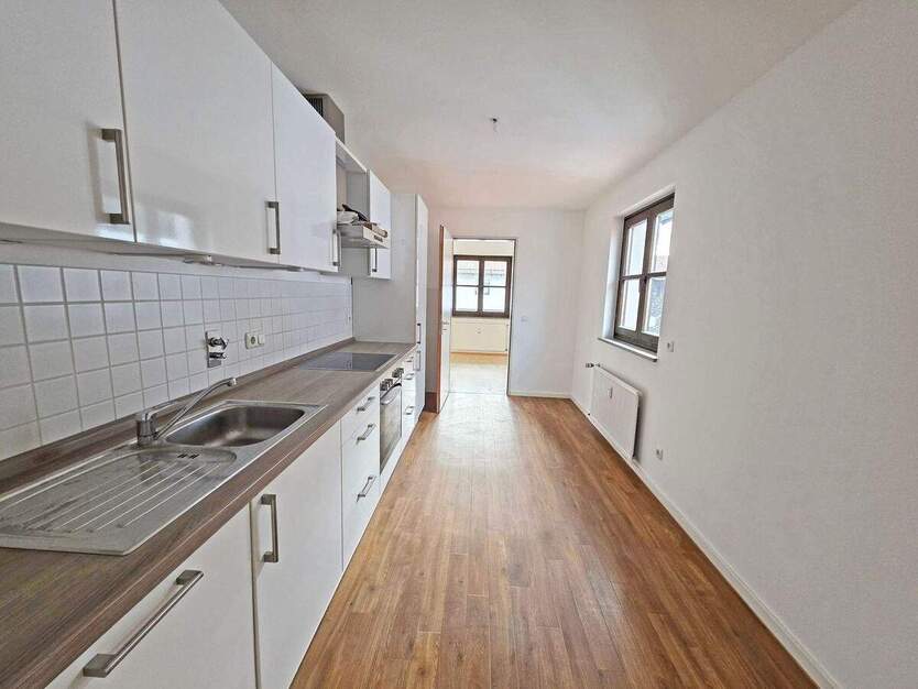Großzügige 3-Zimmerwohnung mit 2 Bädern und terassenähnlichem Balkon.... 3 zimmer