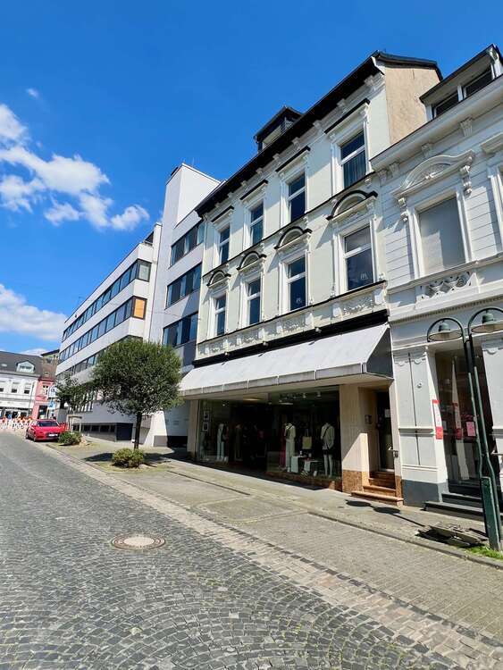 Haus zum Kaufen in Solingen 749.000 € 262 m² 15 zimmer