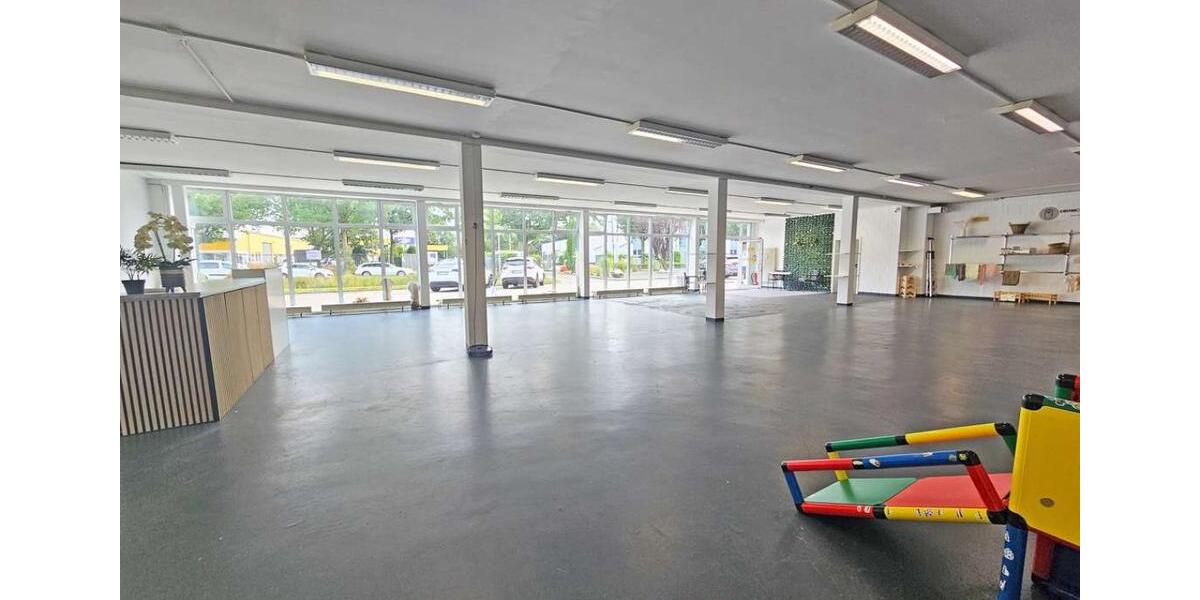 Großzügige helle Ladenfläche in guter Lage zu vermieten zimmer