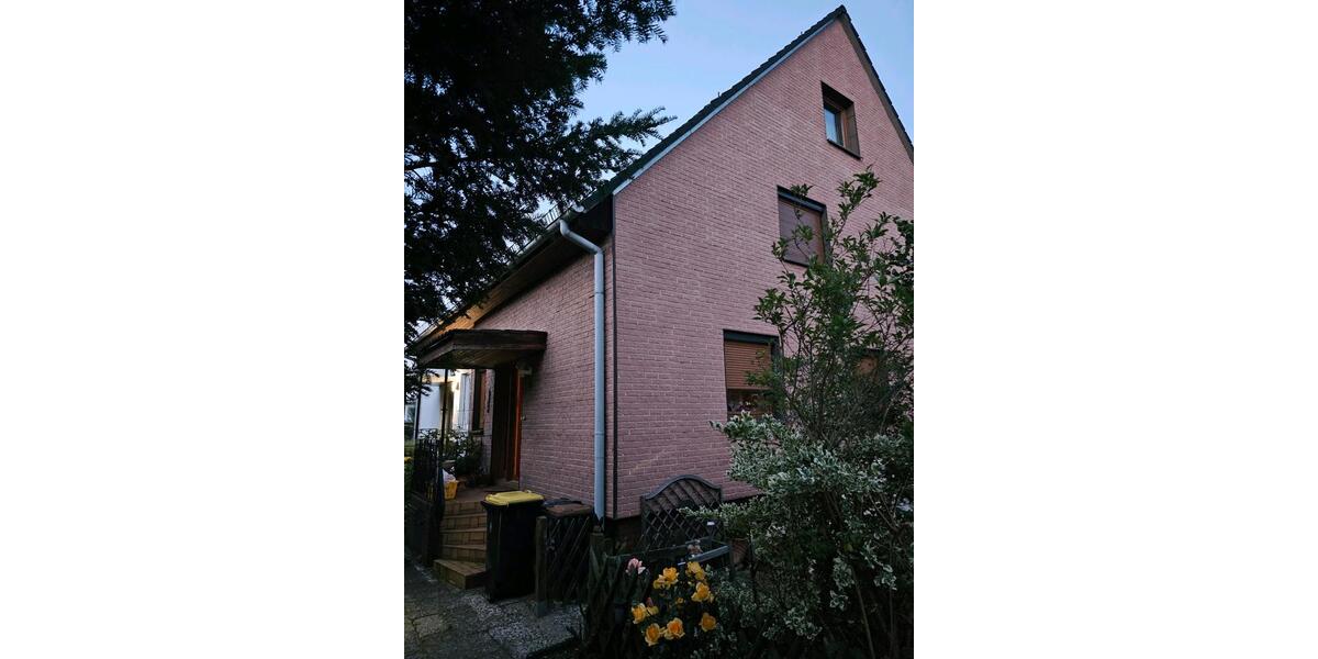 Doppelhaus (DHH), Einfamilienhaus, Wohnhaus in Berlin-Mariendorf 5 zimmer