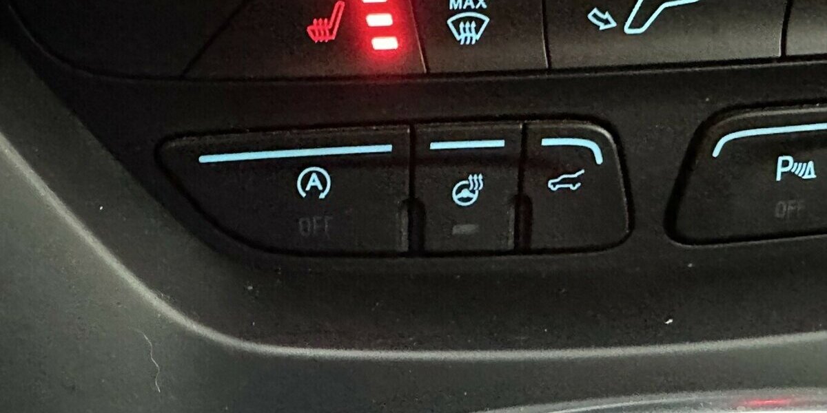 Ford Kuga 1,5 EcoBoost ST-Line +AHK+Allwetterreifen+ 113.000 km 15.790 &euro; Jaderberg 26349