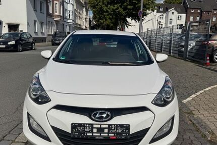 Hyundai i30 148.000 km 7.899 &euro; Gelsenkirchen 45879