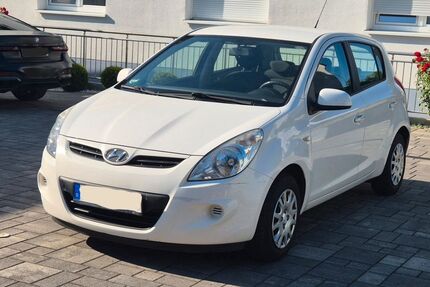 Hyundai i20 135.000 km 3.300 &euro; Mühlheim am Main 63165