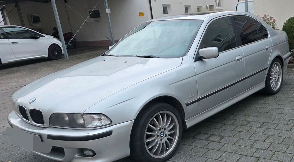 BMW 523 329.000 km 3.000 € Hüttlingen 73460