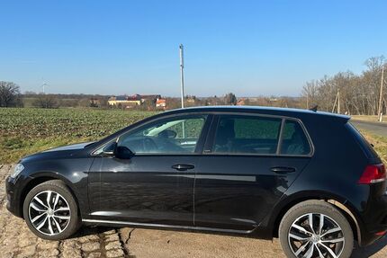 VW Golf 152.713 km 9.900 &euro; Naumburg 06618