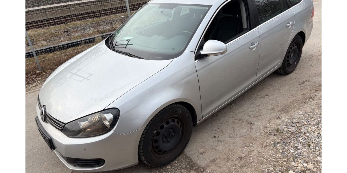 VW Golf 269.999 km 1.999 &euro; München 81929