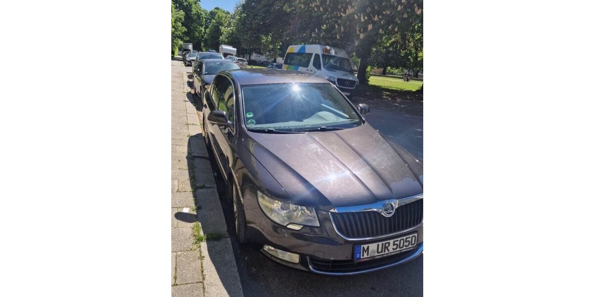 Skoda Superb 209.000 km 6.750 € München 81737