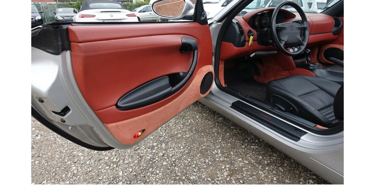 Porsche Boxster Navi CD Leder Sitzheizung Klimatr. Ablageb 167.300 km 13.950 &euro; Neumarkt/OPf 92318