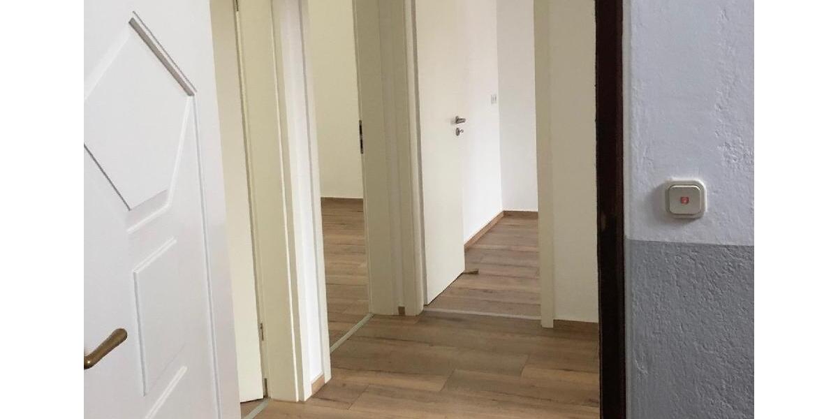 Etagenwohnung Eisleben (Lutherstadt) - 3 Zimmer, 65 m&sup2;, 420&euro; | Angebot:25865851