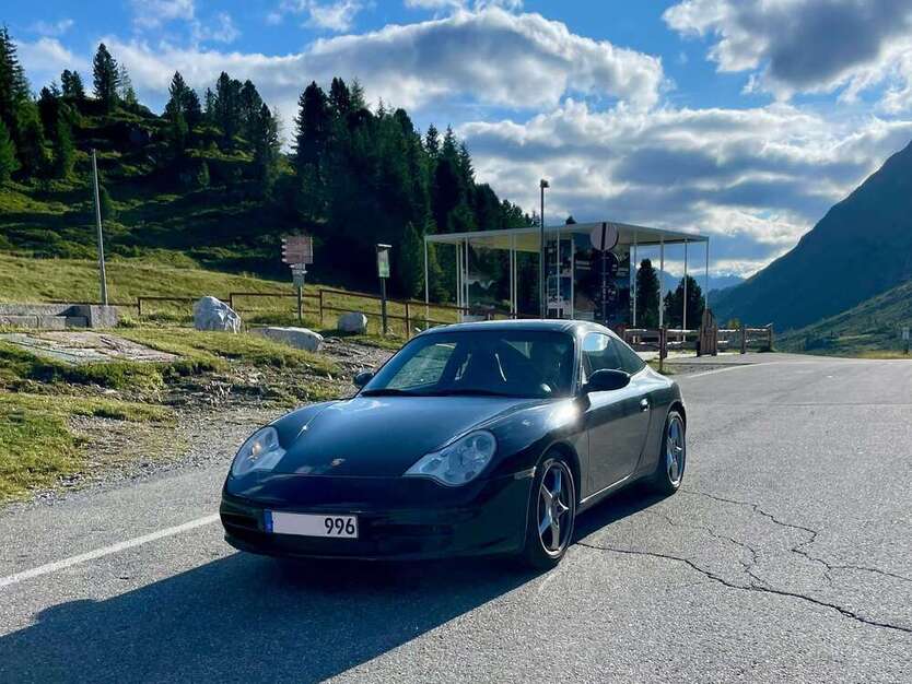 996
