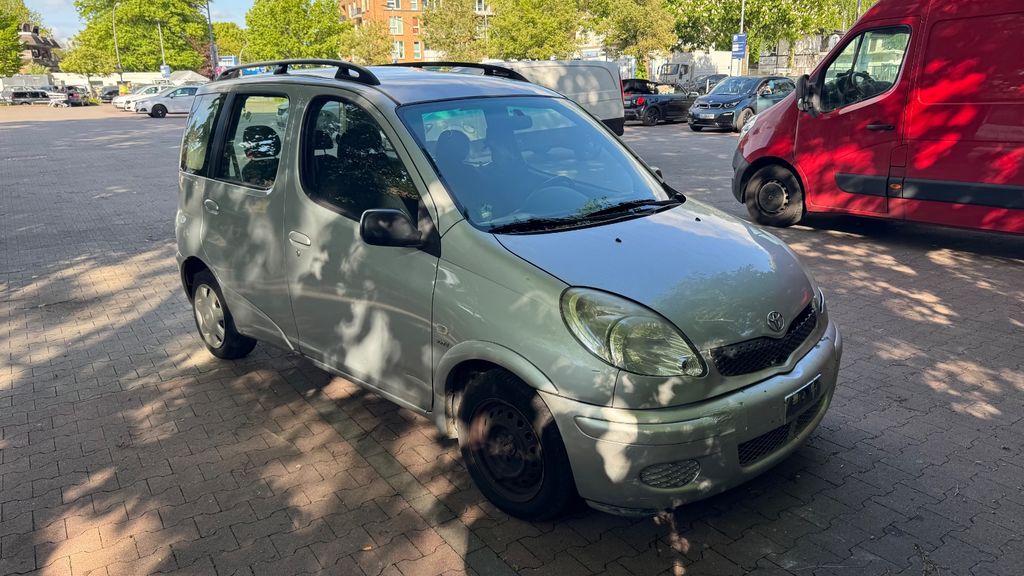 Toyota Yaris 197.000 km 2.199 &euro; Hamburg 22045