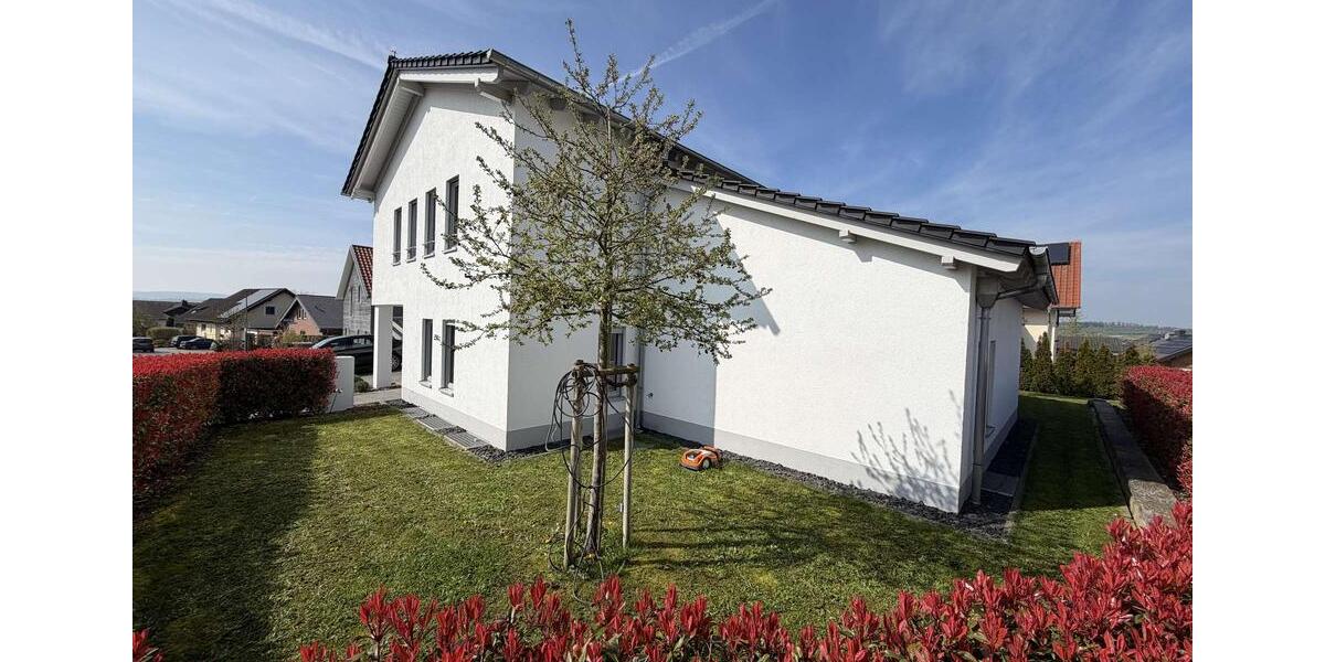 Villa Bad Camberg - 8 Zimmer, 459 m&sup2;, 3.200&euro; | Angebot:26249396