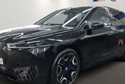 BMW iX 15.290 km 53.990 € München 81827