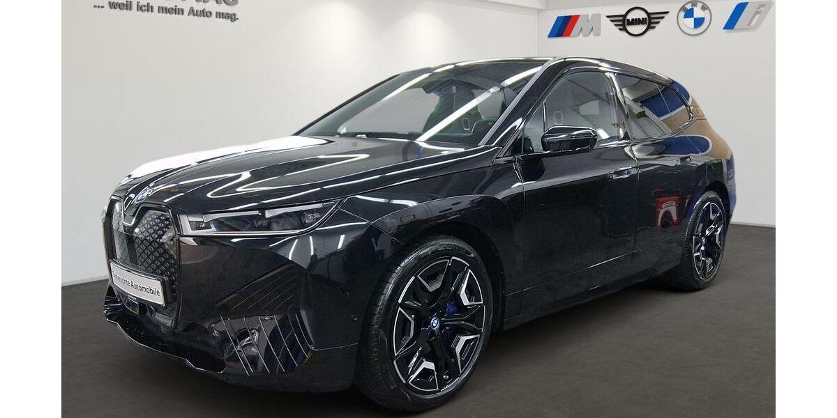 BMW iX 15.290 km 53.990 € München 81827