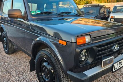 Lada Taiga 46.000 km 11.500 &euro; Waltershausen 99880
