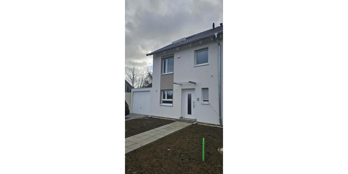 Reihenhaus Oberndorf am Neckar - 4 Zimmer, 132 m&sup2;, 1.400&euro; | Angebot:23688676