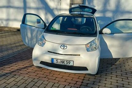 Toyota IQ 130.000 km 4.900 &euro; Stuttgart 70372