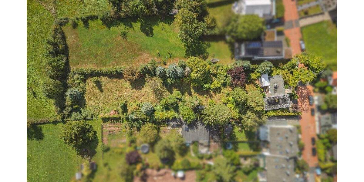 Sonniges Anwesen mit Traumgrundstück in sanierungsbedürftigem Zustand 5 zimmer