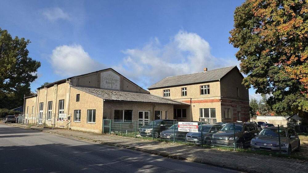 Nutzen Sie die Gelegenheit und gestalten Sie dieses vielseitige Anwesen nach Ihren Vorstellungen zimmer