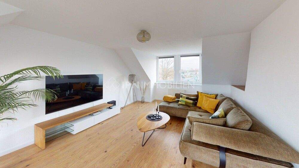 Etagenwohnung Rostock Dierkow-Neu - 2 Zimmer, 105 m&sup2;, 1.155&euro; | Angebot:25837652
