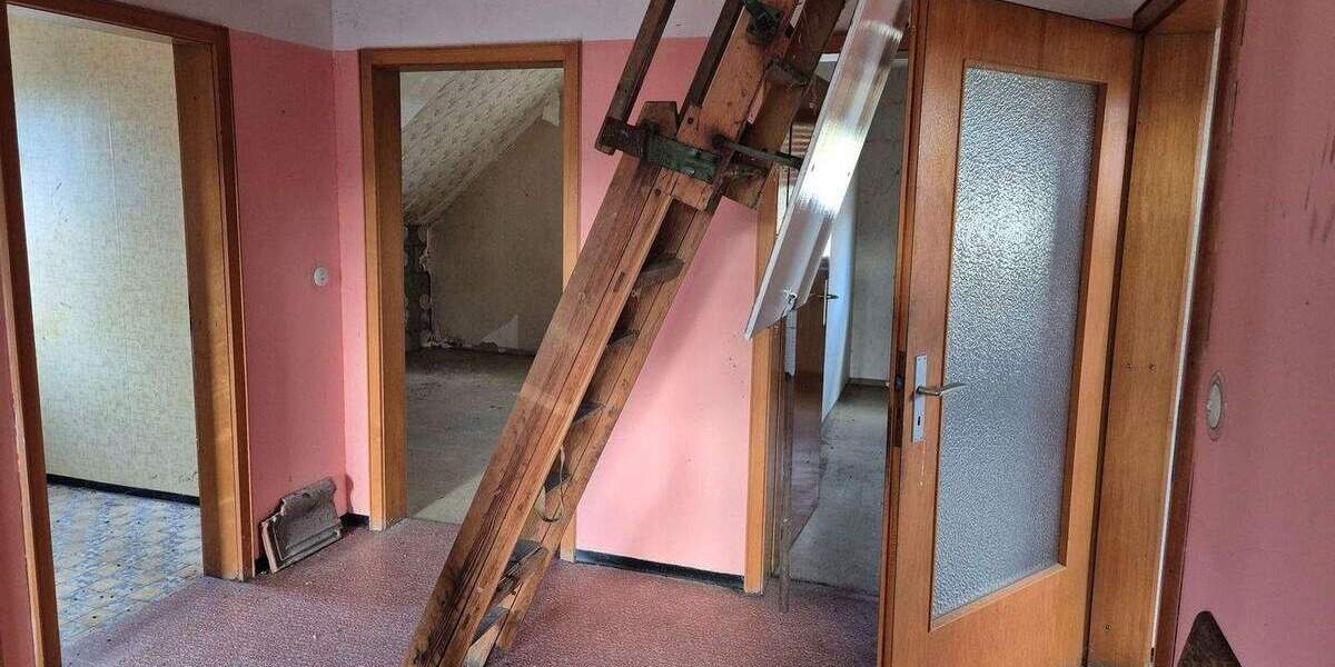 Einfamilienhaus Burkardroth Wollbach - 7 Zimmer, 140 m&sup2;, 99.000&euro; | Angebot:24276950