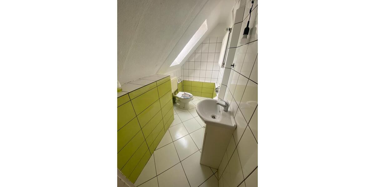 Dachgeschoßwohnung Delligsen - 4 Zimmer, 89 m&sup2;, 923&euro; | Angebot:26198056