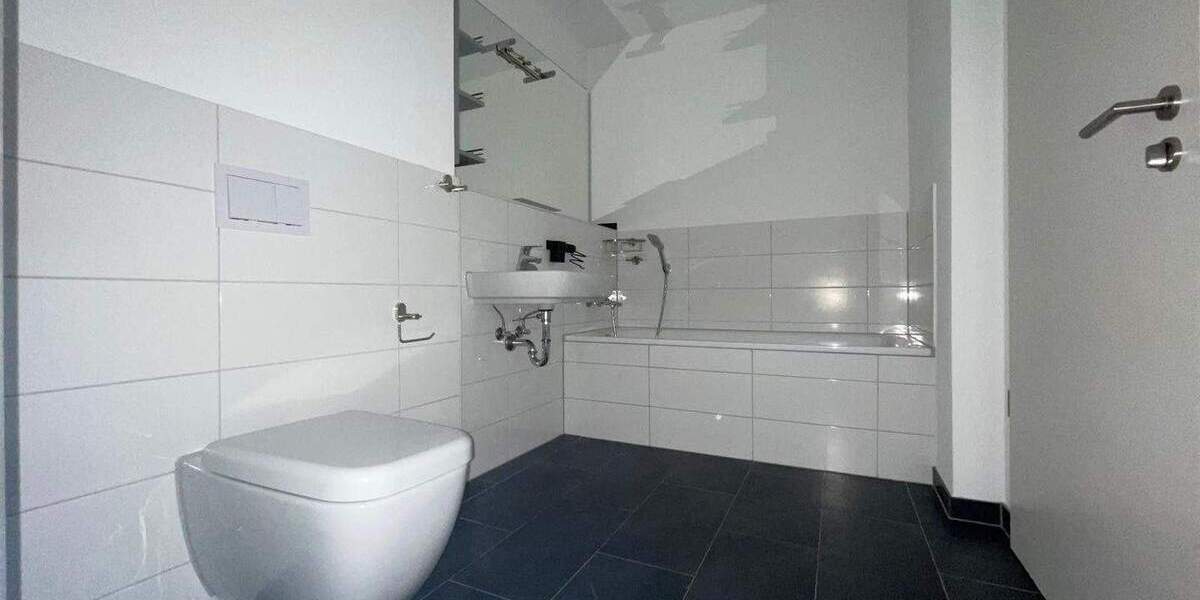 Neuwertige 3 Zi. ETW mit großer Gartenterrasse! 3 zimmer