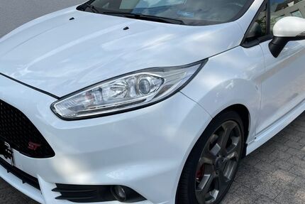 Ford Fiesta 185.000 km 7.300 € Frankfurt am Main 60598