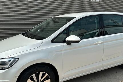 VW Touran 13.766 km 31.300 &euro; Sindelfingen 71065