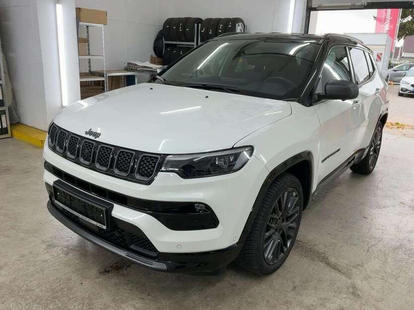 Jeep Compass 13.200 km 21.990 € Leipzig 04347
