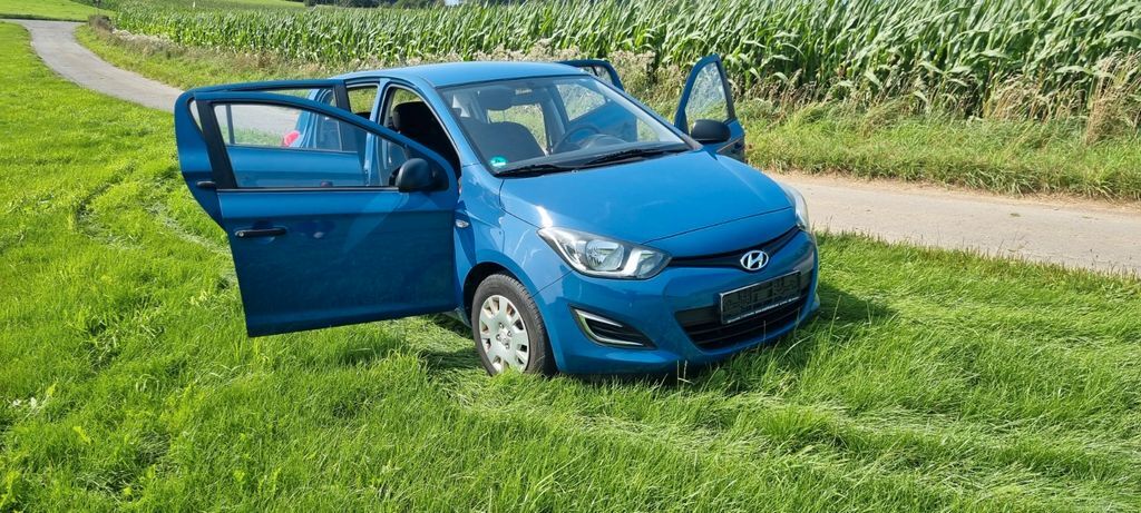Hyundai i20 96.781 km 4.599 € Meinerzhagen 58540