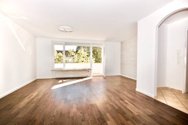 Lichtdurchflutete, frisch sanierte 4-Zi.-Wohnung - bezugsfrei und ideal zur Eigennutzung in Obergiesing-Fasangarten!