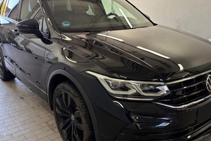 VW Tiguan R-Line eHybrid Leder Schiebed. AHK Matrix 59.800 km 32.900 &euro; Berlin 10247