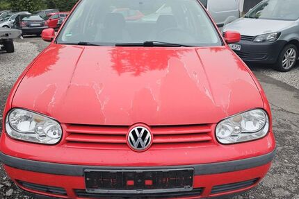VW Golf 124.587 km 1.290 &euro; Kochel am see bei München 82431